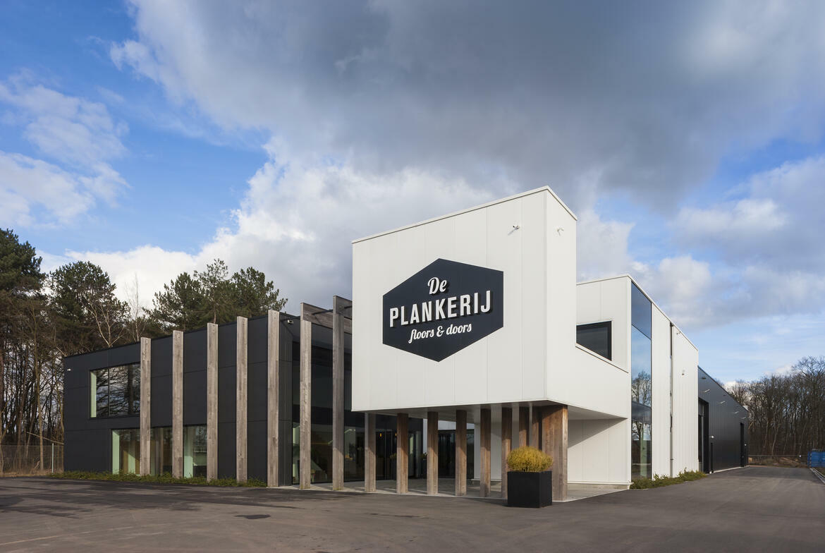 De Plankerij — Magazijn met toonzaal voor eiken vloeren